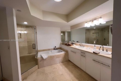 Condo in Aventura, Florida, 3 bedrooms  № 2018590 - photo 8