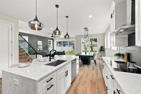 Casa en venta en Tampa, Florida, 4 dormitorios, 191.38 m2 № 2406669 - foto 9