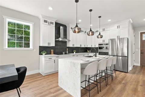 Casa en venta en Tampa, Florida, 4 dormitorios, 191.38 m2 № 2406669 - foto 13