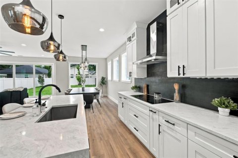 Casa en venta en Tampa, Florida, 4 dormitorios, 191.38 m2 № 2406669 - foto 10