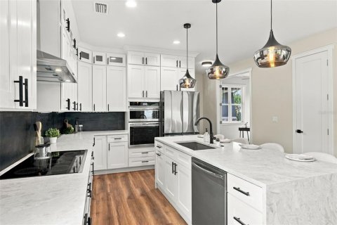 Casa en venta en Tampa, Florida, 4 dormitorios, 191.38 m2 № 2406669 - foto 12