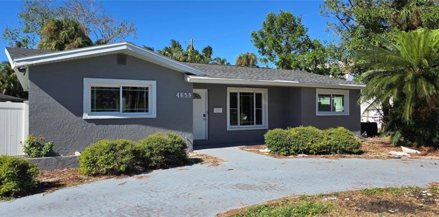 Casa en Saint Petersburg, Florida 3 dormitorios, 121.52 m2 № 1563377