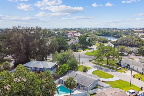 Casa en venta en Saint Petersburg, Florida, 3 dormitorios, 121.52 m2 № 1563377 - foto 5