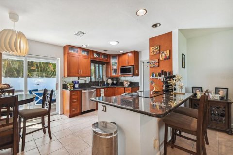 Casa en venta en Saint Petersburg, Florida, 3 dormitorios, 121.52 m2 № 1563377 - foto 18