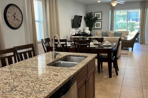 Casa en venta en Kissimmee, Florida, 8 dormitorios, 315.96 m2 № 1866965 - foto 10