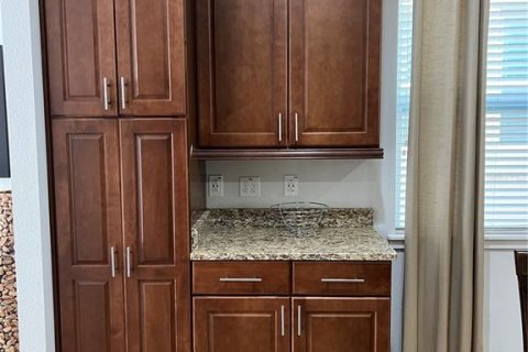 Casa en venta en Kissimmee, Florida, 8 dormitorios, 315.96 m2 № 1866965 - foto 14