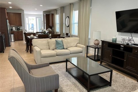 Casa en venta en Kissimmee, Florida, 8 dormitorios, 315.96 m2 № 1866965 - foto 5