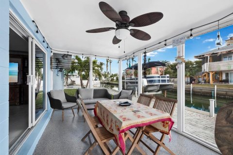 House in Longboat Key, Florida 3 bedrooms, 156.82 sq.m. № 1520615 - photo 23