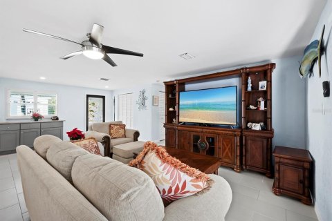 House in Longboat Key, Florida 3 bedrooms, 156.82 sq.m. № 1520615 - photo 7