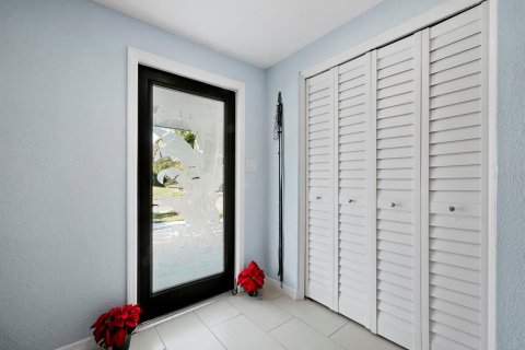 House in Longboat Key, Florida 3 bedrooms, 156.82 sq.m. № 1520615 - photo 10