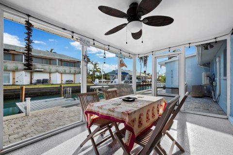 House in Longboat Key, Florida 3 bedrooms, 156.82 sq.m. № 1520615 - photo 24