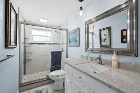 House in Longboat Key, Florida 3 bedrooms, 156.82 sq.m. № 1520615 - photo 19