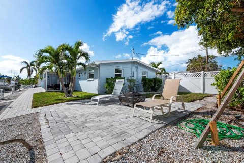 House in Longboat Key, Florida 3 bedrooms, 156.82 sq.m. № 1520615 - photo 26