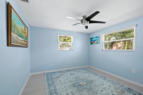 House in Longboat Key, Florida 3 bedrooms, 156.82 sq.m. № 1520615 - photo 18