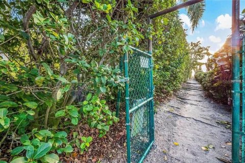 House in Longboat Key, Florida 3 bedrooms, 156.82 sq.m. № 1520615 - photo 4