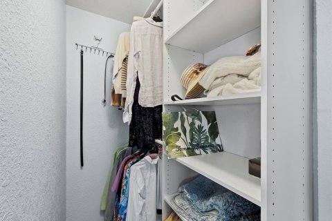 House in Longboat Key, Florida 3 bedrooms, 156.82 sq.m. № 1520615 - photo 14