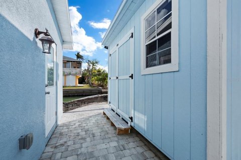 House in Longboat Key, Florida 3 bedrooms, 156.82 sq.m. № 1520615 - photo 25