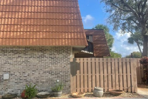 Townhouse in Davie, Florida 3 bedrooms, 151.24 sq.m. № 1729473 - photo 15