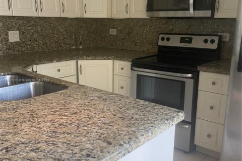 Townhouse in Davie, Florida 3 bedrooms, 151.24 sq.m. № 1729473 - photo 2