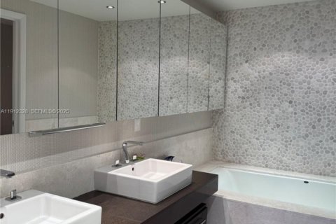 Copropriété à vendre à Sunny Isles Beach, Floride: 3 chambres, 179.58 m2 № 1976637 - photo 22