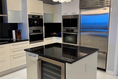 Copropriété à vendre à Sunny Isles Beach, Floride: 3 chambres, 179.58 m2 № 1976637 - photo 15