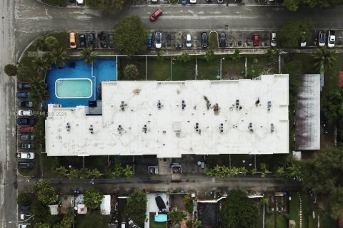 Condominio en venta en North Miami Beach, Florida, 1 dormitorio, 75.44 m2 № 2001514 - foto 15