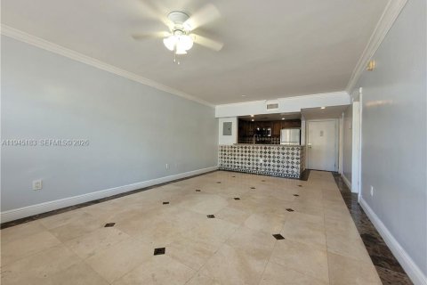 Condominio en venta en North Miami Beach, Florida, 1 dormitorio, 75.44 m2 № 2001514 - foto 6