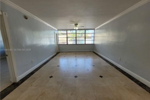 Condominio en venta en North Miami Beach, Florida, 1 dormitorio, 75.44 m2 № 2001514 - foto 7