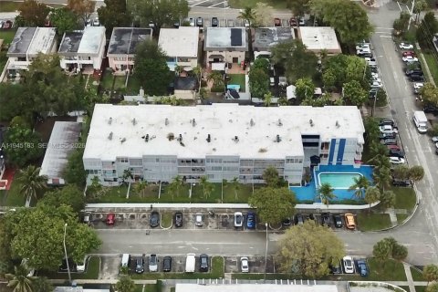 Condominio en venta en North Miami Beach, Florida, 1 dormitorio, 75.44 m2 № 2001514 - foto 13