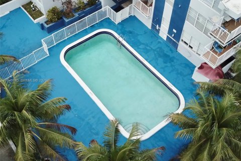 Condominio en venta en North Miami Beach, Florida, 1 dormitorio, 75.44 m2 № 2001514 - foto 12