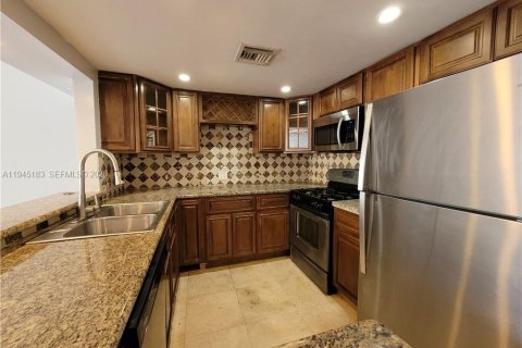 Condominio en venta en North Miami Beach, Florida, 1 dormitorio, 75.44 m2 № 2001514 - foto 4