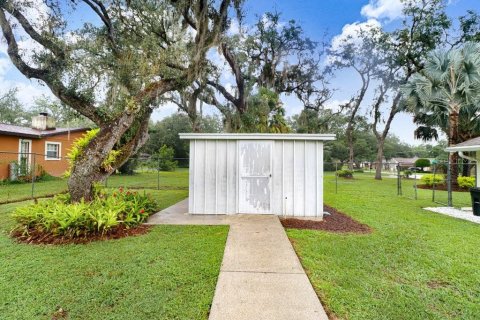 House in Temple Terrace, Florida 3 bedrooms, 173.17 sq.m. № 2406722 - photo 29