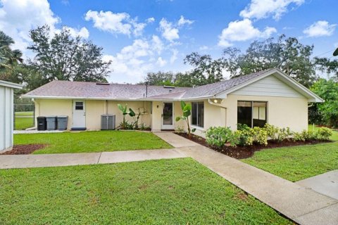 House in Temple Terrace, Florida 3 bedrooms, 173.17 sq.m. № 2406722 - photo 23