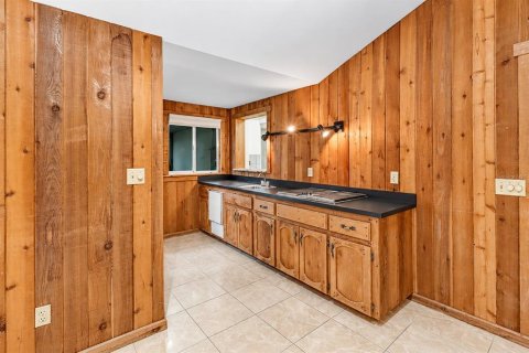 House in Temple Terrace, Florida 3 bedrooms, 173.17 sq.m. № 2406722 - photo 7