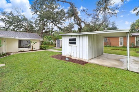 House in Temple Terrace, Florida 3 bedrooms, 173.17 sq.m. № 2406722 - photo 30