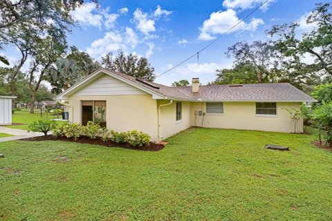 House in Temple Terrace, Florida 3 bedrooms, 173.17 sq.m. № 2406722 - photo 25