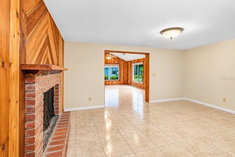 House in Temple Terrace, Florida 3 bedrooms, 173.17 sq.m. № 2406722 - photo 9