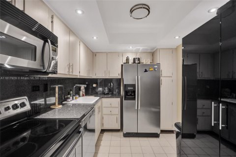 Купить кондоминиум в Авентура, Флорида 2 спальни, 100.06м2, № 1788356 - фото 5