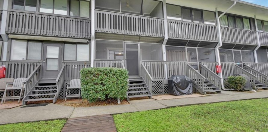 Condominio en DeLand, Florida, 2 dormitorios  № 2425248