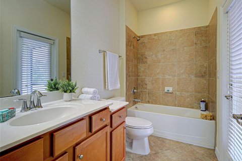House in Venice, Florida 3 bedrooms, 156.45 sq.m. № 1736799 - photo 28