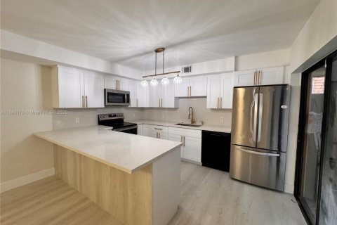 Купить таунхаус в Гринакрес, Флорида 3 спальни, 138.24м2, № 1930975 - фото 1