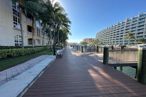 Condo in Aventura, Florida, 2 bedrooms  № 2389984 - photo 10