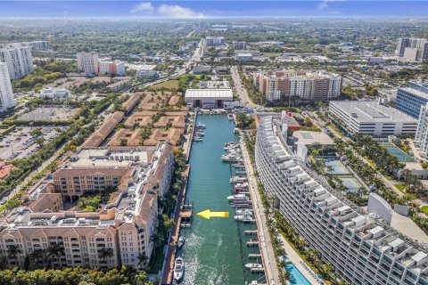Condo in Aventura, Florida, 2 bedrooms  № 2389984 - photo 11