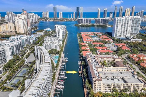 Condo in Aventura, Florida, 2 bedrooms  № 2389984 - photo 2
