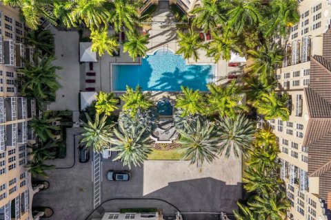 Condo in Aventura, Florida, 2 bedrooms  № 2389984 - photo 18