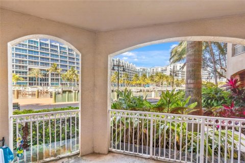 Condo in Aventura, Florida, 2 bedrooms  № 2389984 - photo 24