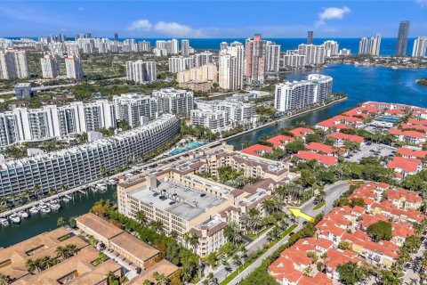 Condo in Aventura, Florida, 2 bedrooms  № 2389984 - photo 17
