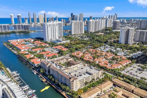 Condo in Aventura, Florida, 2 bedrooms  № 2389984 - photo 15