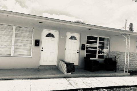 Villa ou maison à Hallandale Beach, Floride 2 chambres, 152.36 m2 № 2170384