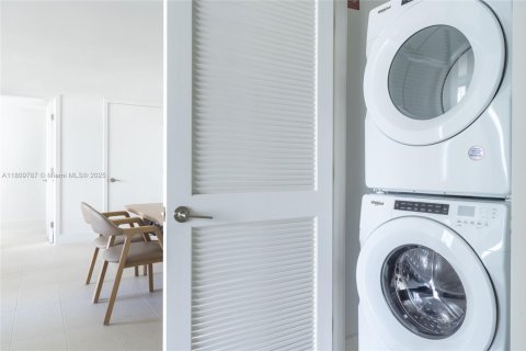 Copropriété à louer à Miami, Floride: 2 chambres, 84.26 m2 № 2194071 - photo 21